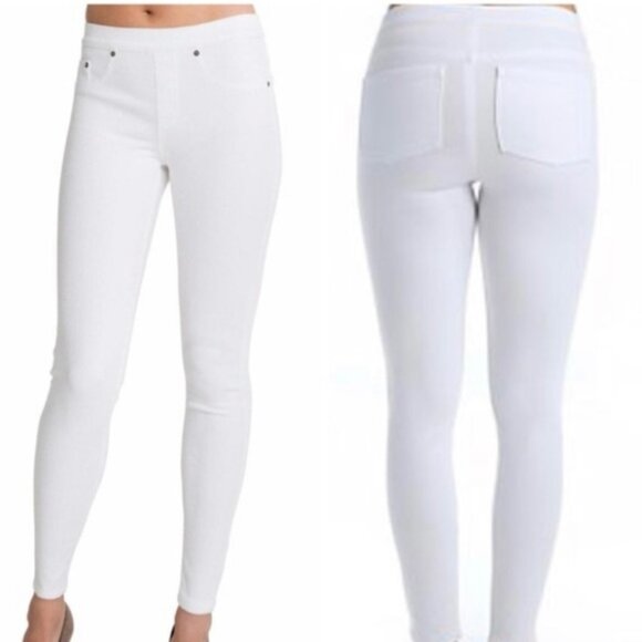 SPANX Pants - NEW Spanx Ankle Jean-ish Leggings Medium